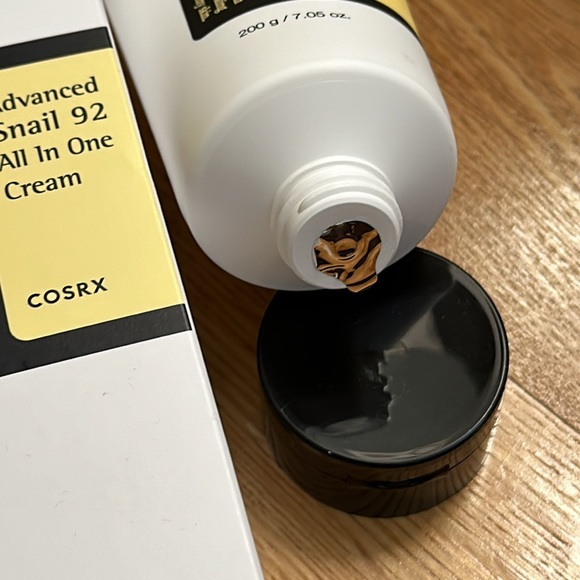 NEW COSRX Advanced Snail 92 All in One Cream 200 g - Picture 3 of 5